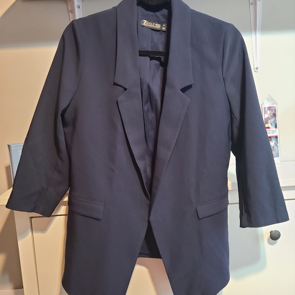 Navy Blue long blazer with elbow length sleeves great for work in the summer